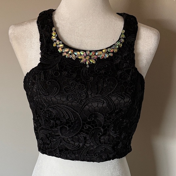 Vintage Y2K Masquerade Black Lace Tank Top Embellished witchy dark Crop Sz 7 EUC - Picture 1 of 7